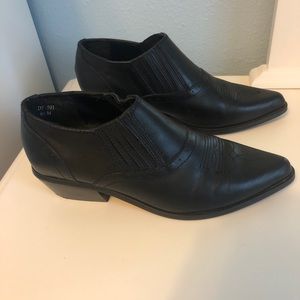 Woman’s Dingo Low Black Leather Ankle Boots 6.5